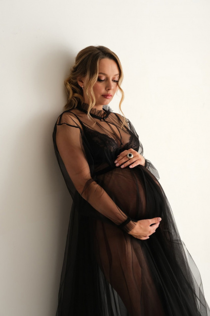 Заказать фотосессию для беременных в студии от компании Fashion Box в Самаре
 – фото № 17