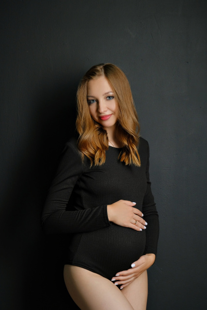 Заказать фотосессию для беременных в студии от компании Fashion Box в Самаре
 – фото № 41