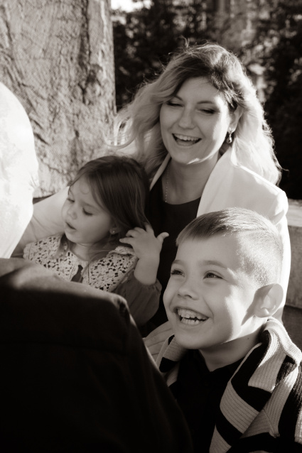 Заказать семейную фотосессию в студии с детьми в Самаре  от Fashion Box
 – фото № 6