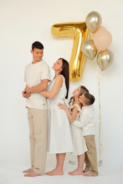 Заказать семейную фотосессию в студии с детьми в Самаре  от Fashion Box
 – фото № 5