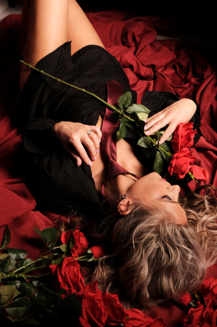 Заказать фотосессию в стиле Ню в 2-х образах в Самаре от сети фотостудии Fashion Box

 – фото № 9