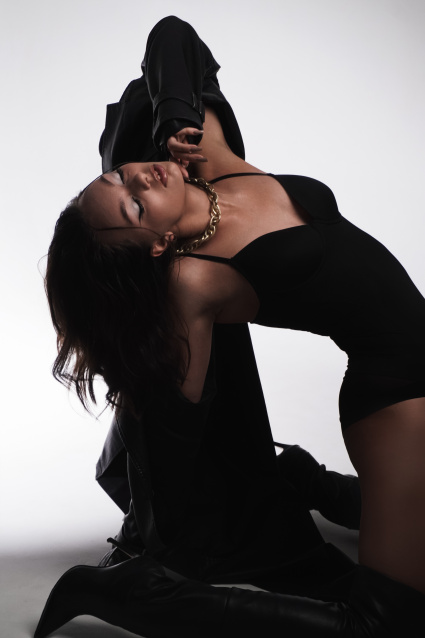 Заказать фотосессию в стиле Ню в 2-х образах в Самаре от сети фотостудии Fashion Box

 – фото № 10