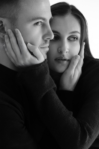 Заказать фотосессию Love Story в студии от сети фотостудий Fashion Box в Самаре  
  
 – фото № 4