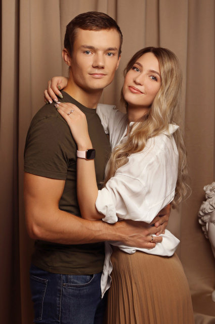 Заказать фотосессию Love Story в студии от сети фотостудий Fashion Box в Самаре  
  
 – фото № 2
